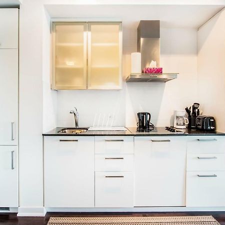 Micasa Suites - Modern Executive Condo Торонто Экстерьер фото