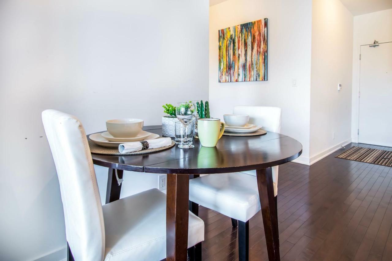 Micasa Suites - Modern Executive Condo Торонто Экстерьер фото