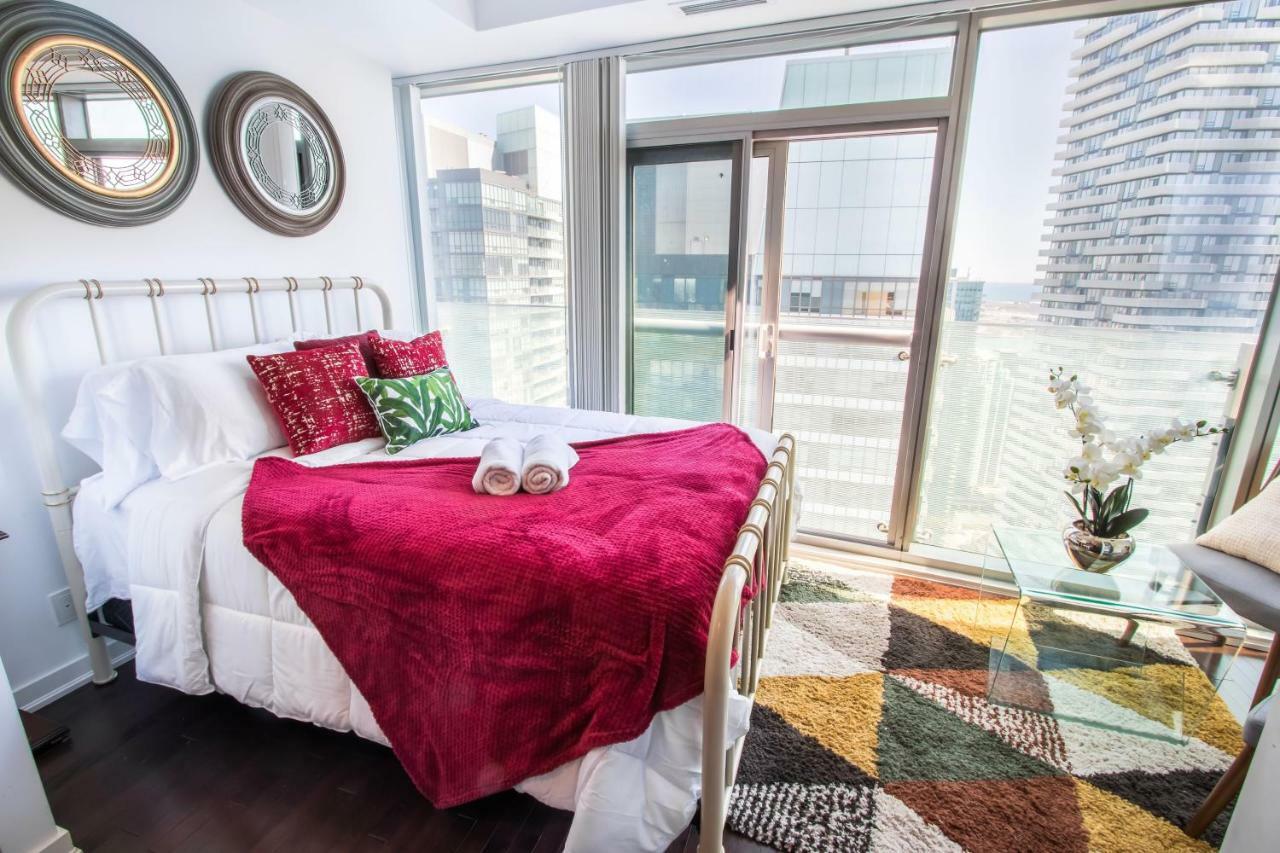 Micasa Suites - Modern Executive Condo Торонто Экстерьер фото